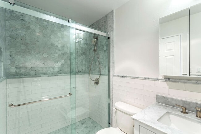 Building Photo - 235 Collins Street, Unit 1