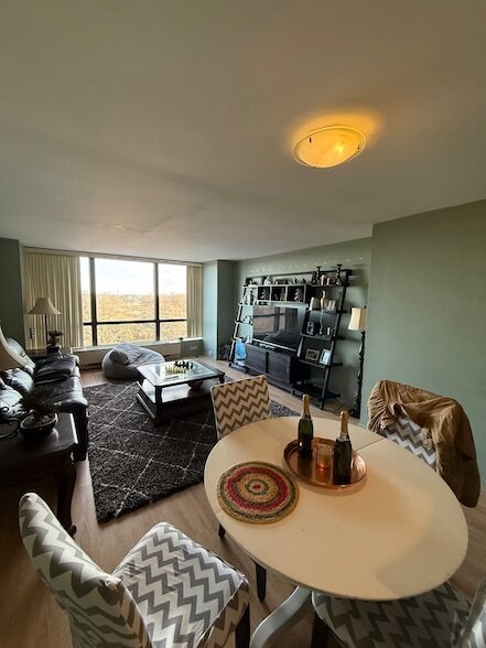 Foto del edificio - 5415 N Sheridan Rd