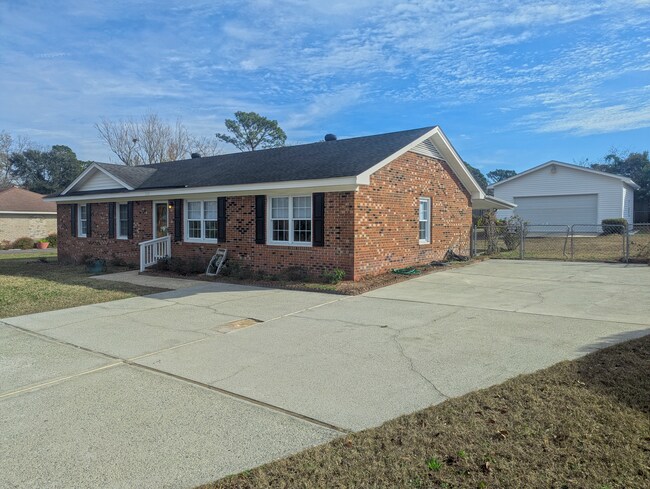 Building Photo - 5310 Lord Tennyson Dr