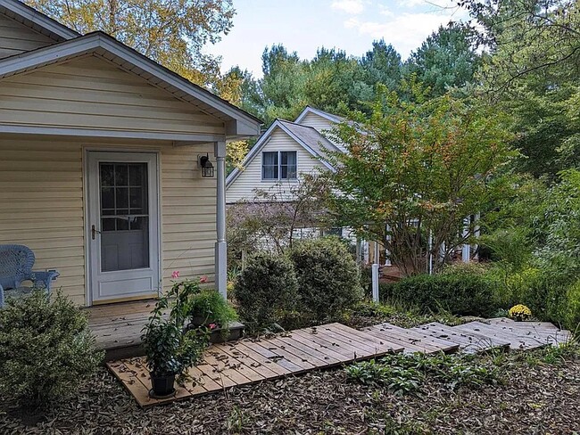 Front door entrance with porch - 108 Stonebrook Rd