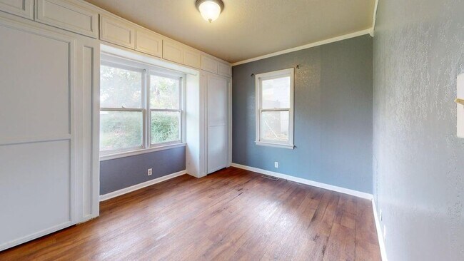 Building Photo - 1313 Vieux Dr