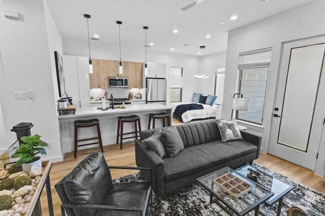 Foto del edificio - 6742 Peerless St