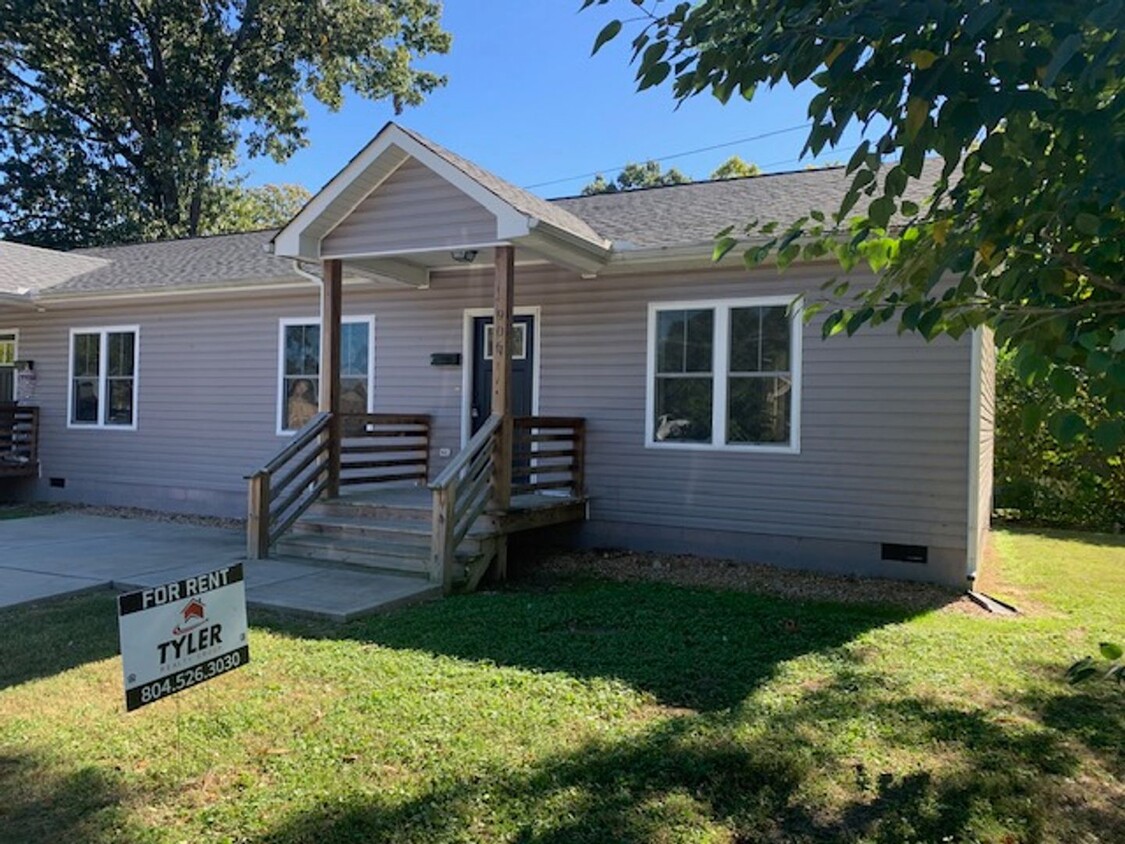 Primary Photo - One story duplex