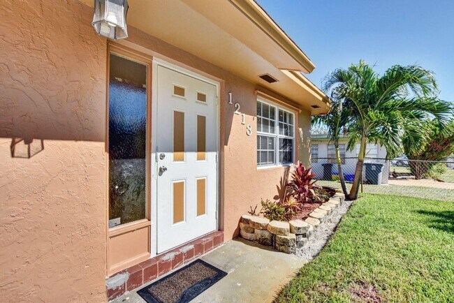 Foto del edificio - 1213 Peak Rd