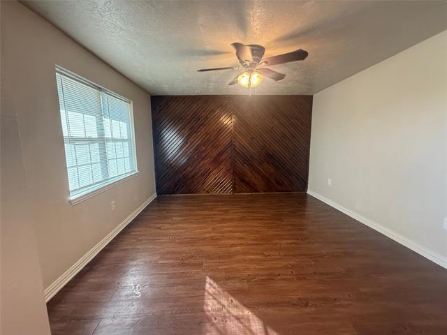 Foto del edificio - 4043 FM897