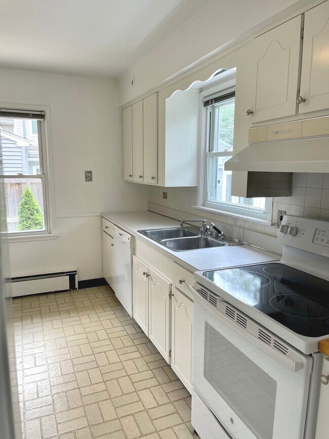 Foto del edificio - 651 Hermitage Dr