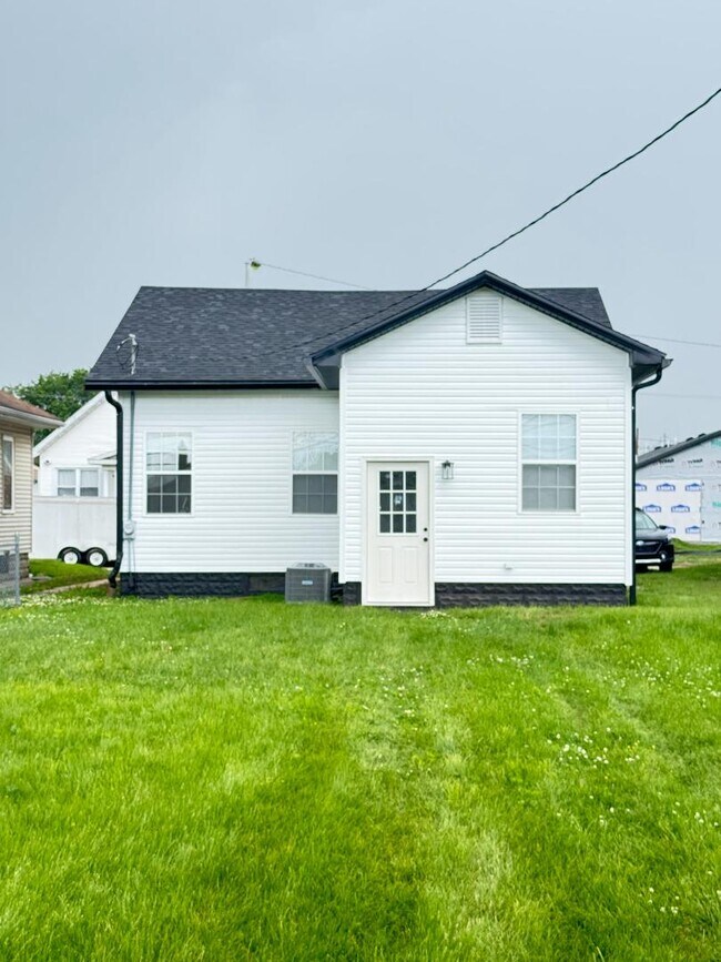 Building Photo - 1509 E Olive St