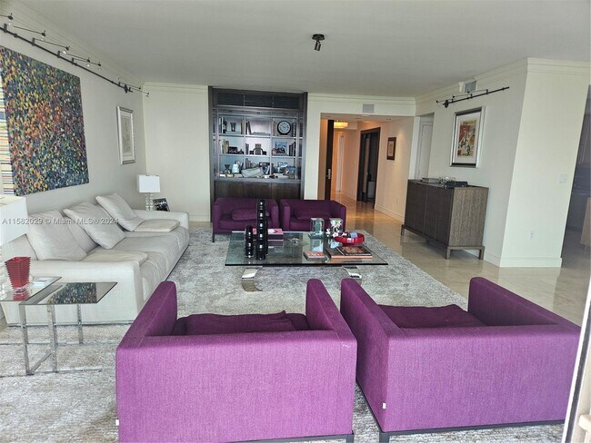 Building Photo - 20201 E Country Club Dr