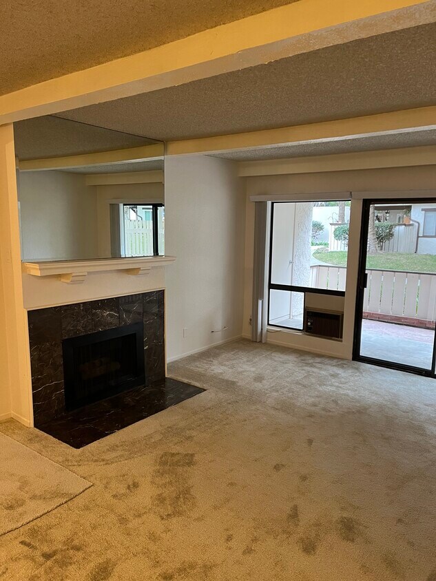 Primary Photo - 21372 Brookhurst St