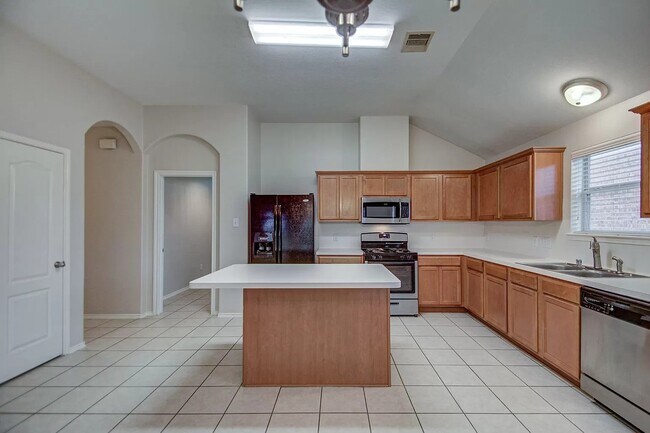 Building Photo - 24523 Colonial Birch Ln