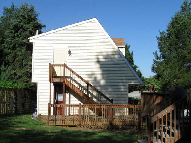 Cottage Sideview - 14186 Gregg Neck Rd