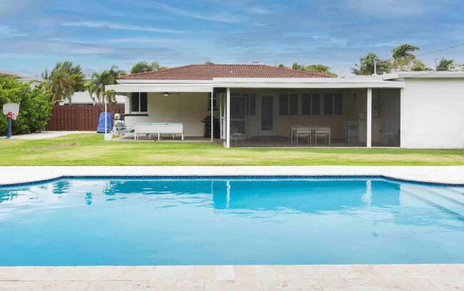 Foto del edificio - 247 Bloomfield Dr