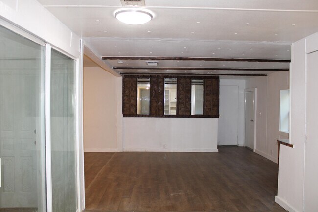 Foto del edificio - 303 W Taylor St
