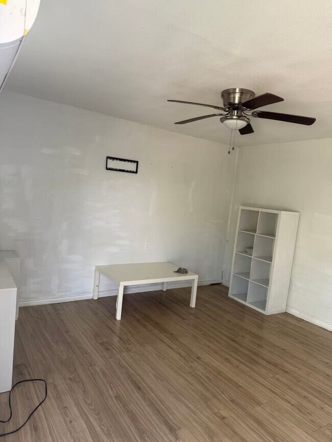 Foto del edificio - 6131 Fenske Ln
