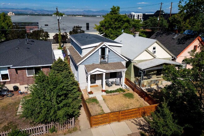 Foto del edificio - Charming Home in the Baker Neighborhood!