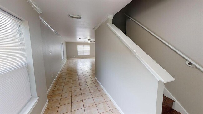 Foto del edificio - 9415 Deep Valley Dr