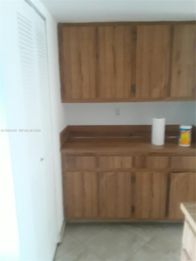 Building Photo - 107 Gardens Dr