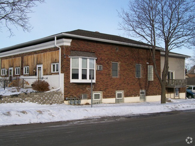 Building Photo - Summit Hill Apartments