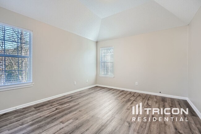 Foto del edificio - 4550 Talon Way