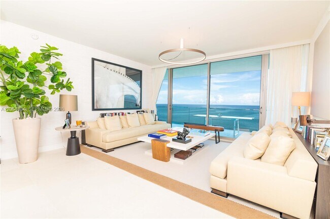 Foto del edificio - 10201 Collins Ave