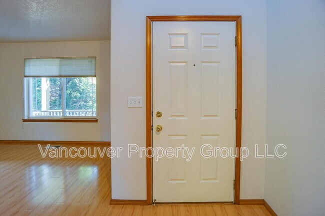 Foto del edificio - 6416 NE 163rd Ave