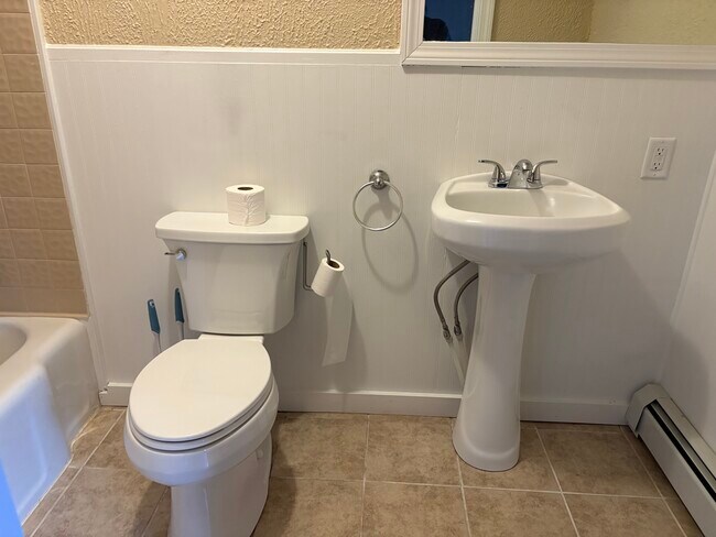 Foto del edificio - 261 Shaker Rd