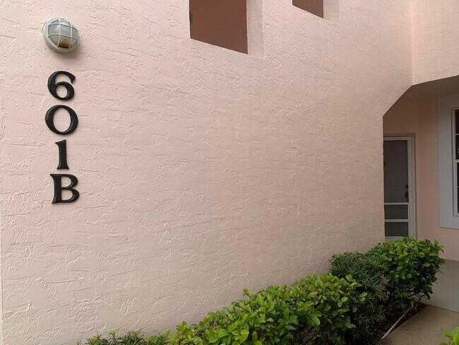 Building Photo - 601 Muirfield Ct