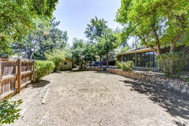 Foto del edificio - 4125 Apache Rd