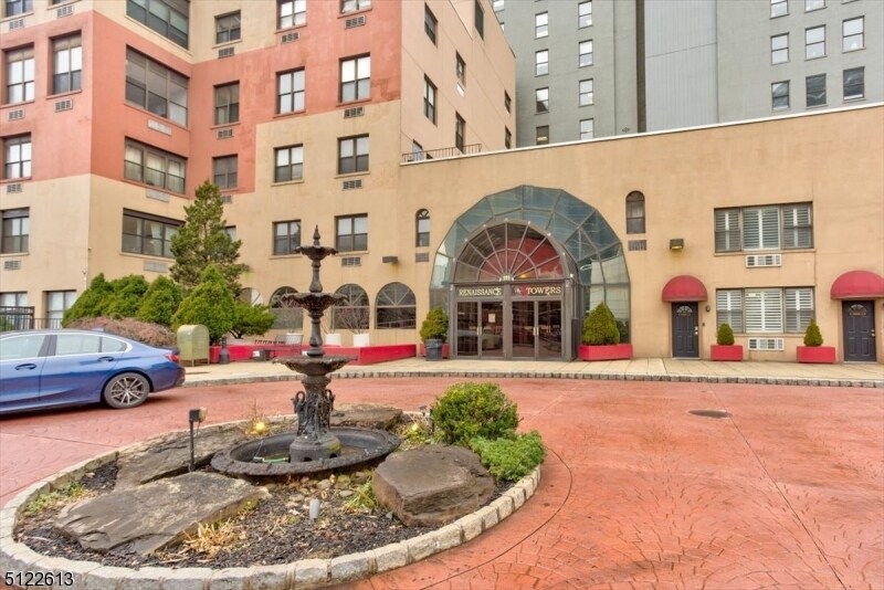 Primary Photo - 111 Mulberry St