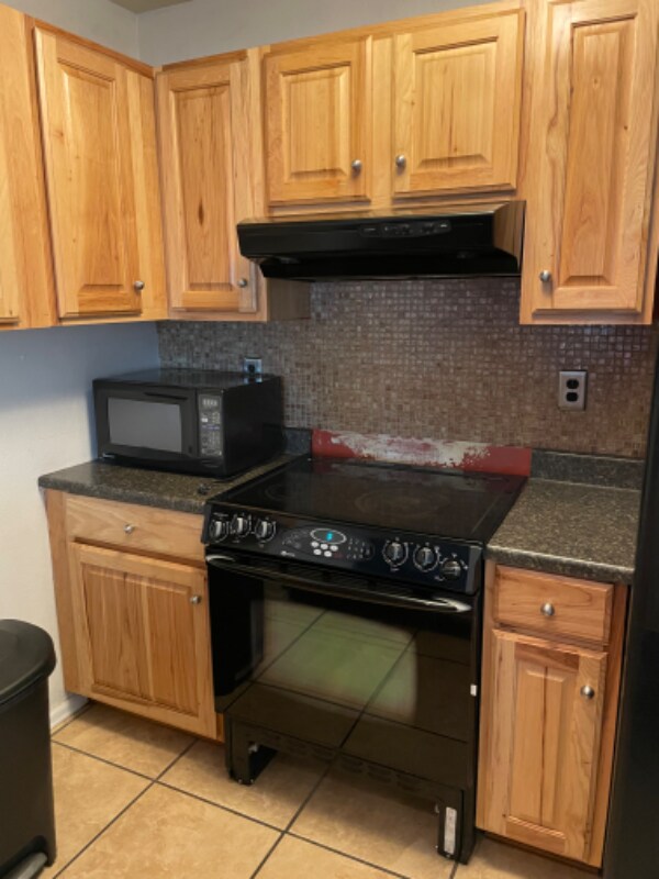 Foto del edificio - 2427 Lexington Village Ln