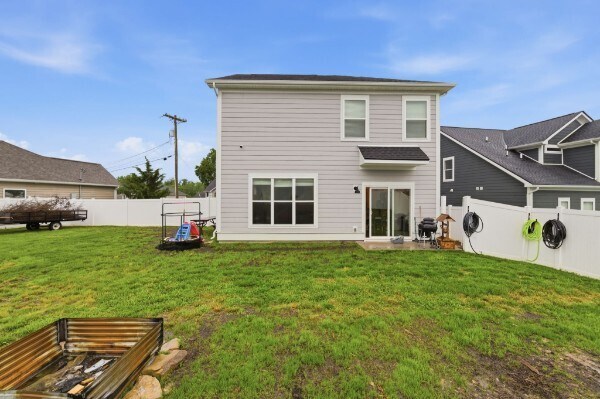 Foto del edificio - 8649 Lawson Dr
