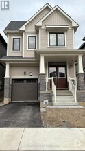 Building Photo - 10 Wintergreen Cres