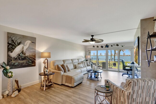 Foto del edificio - 801 Lake Shore Dr