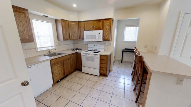 Kitchen - 425 Church St