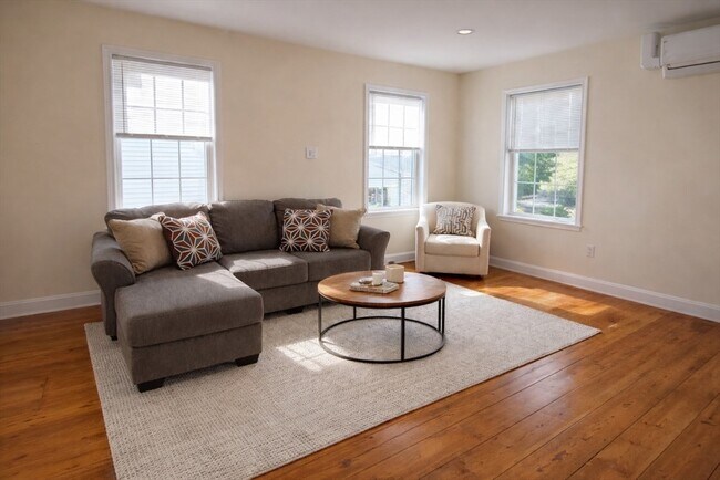 Foto del edificio - 106 N Franklin St