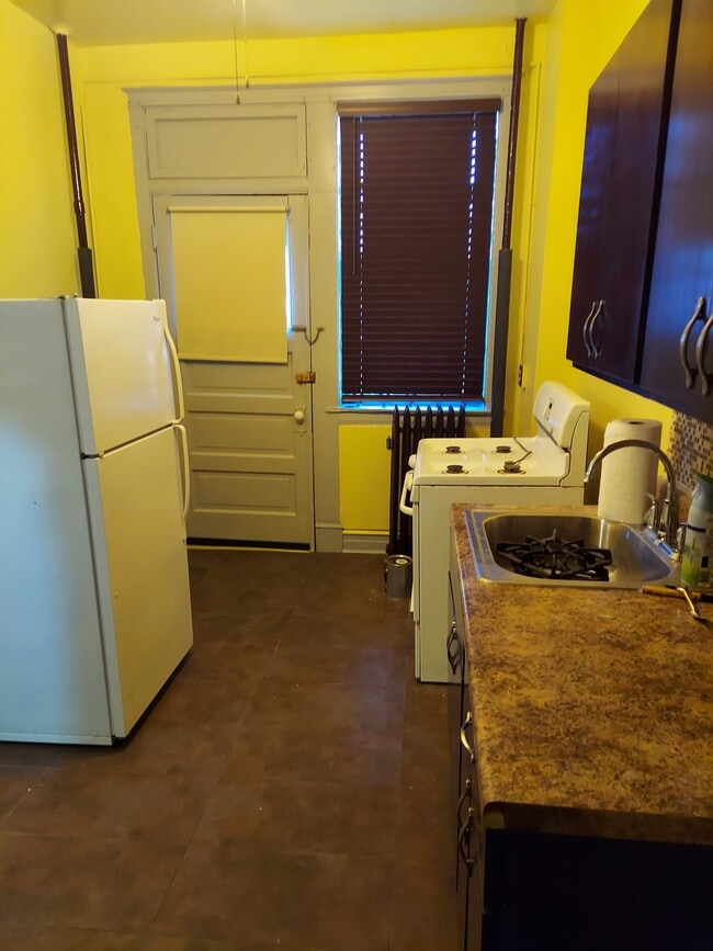 Kitchen - 5704 S Indiana Ave