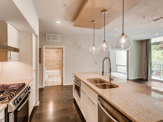 Foto del edificio - 1600 Barton Springs Rd