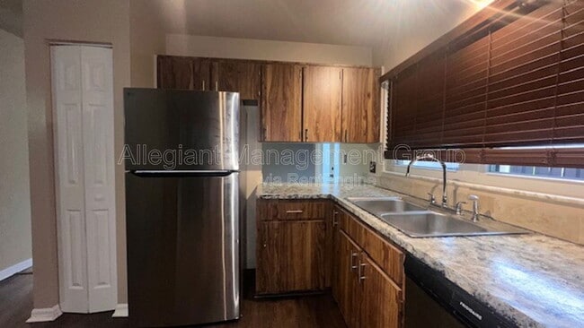 Photo - 507 Hunter Cir Townhome