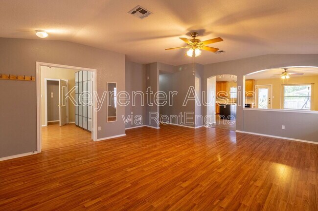 Building Photo - 2557 Vernell Way