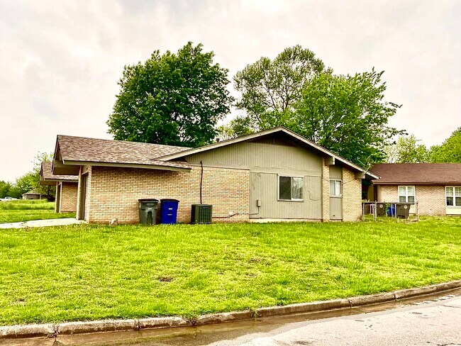 Building Photo - 8425 E 24th St