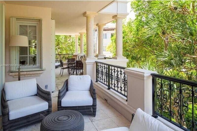 Building Photo - 19227 Fisher Island Dr