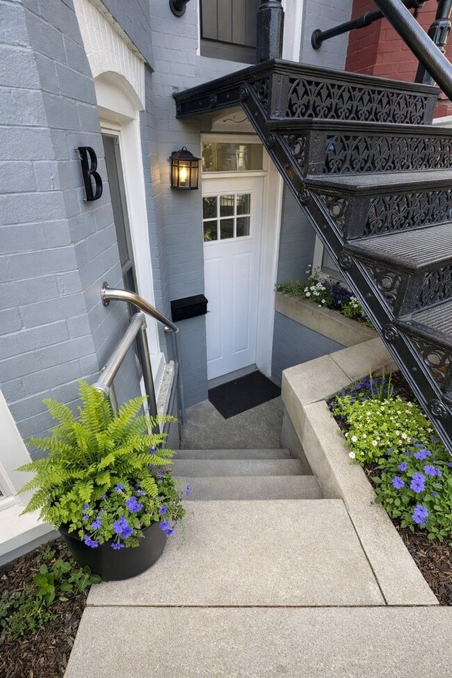 Photo - Modern Basement Unti 1 Bedroom/1 Bath, Recently renovated, new stainless steel appliances, floori... House