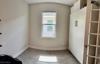 Building Photo - 847 Enbrook Lp