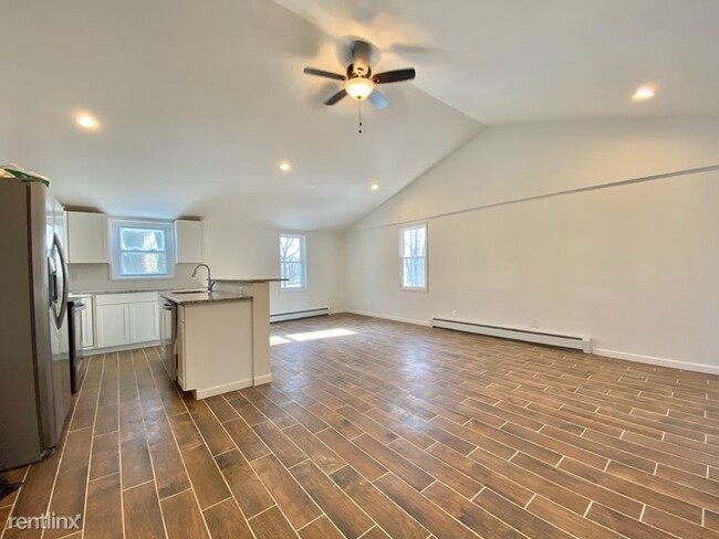 Building Photo - 3 br, 2 bath House - 10 Palomino Pl