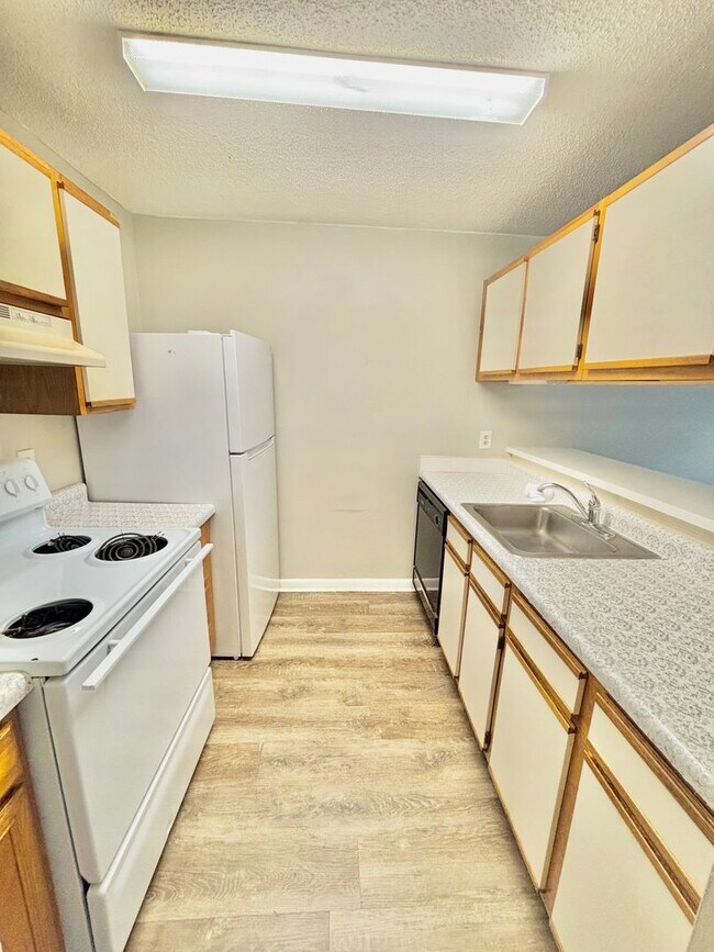 Foto del edificio - *1/2 Off 1st Months Rent!* 4 Bed, 2 Bath Condo Near MTSU in Murfreesboro