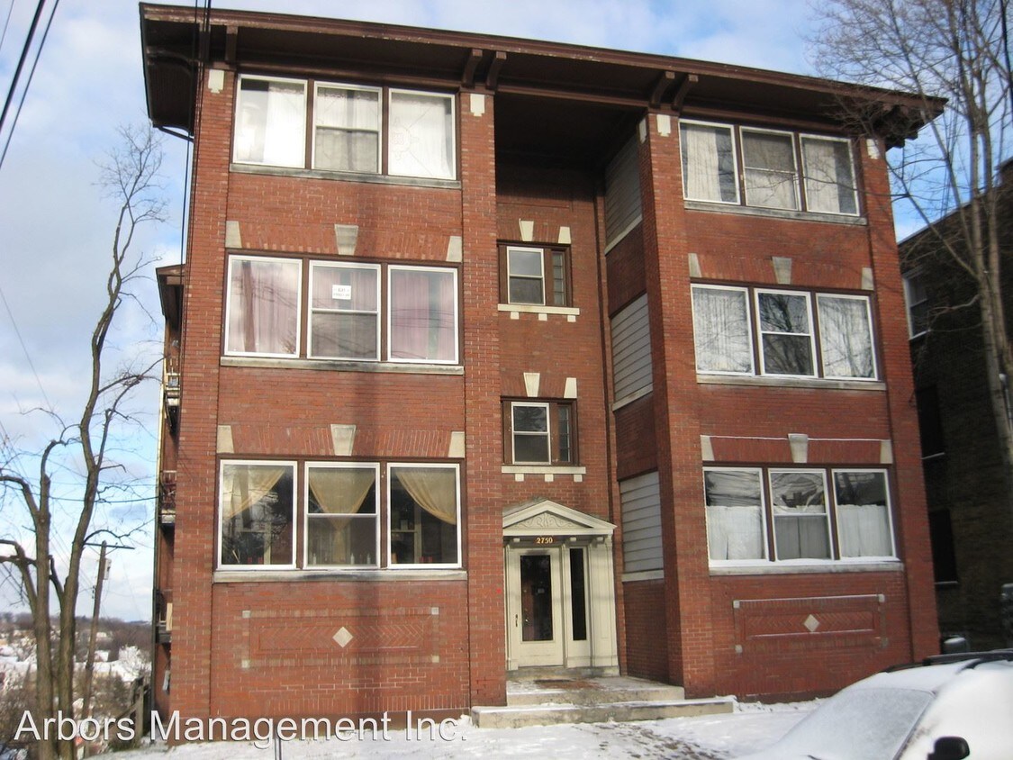 Primary Photo - 2750 Broadway Ave