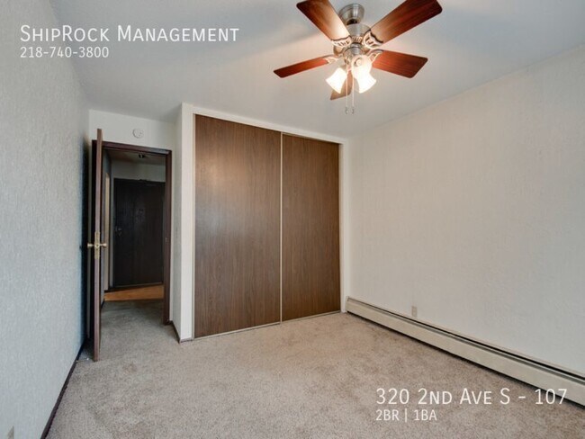 Foto del edificio - 320 2nd Ave S