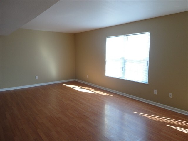 Building Photo - 1101 Chateaugay Court