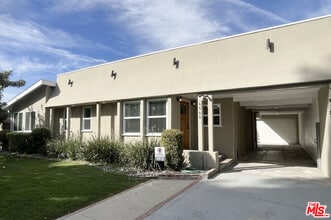 Building Photo - 4545 Matilija Ave