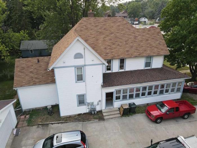 Building Photo - 311 W Main St